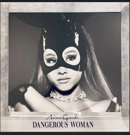 Ariana Grande - Dangerous Woman 10 (Black)